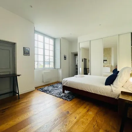 Casa : L'eclat De La Doutre Apartment