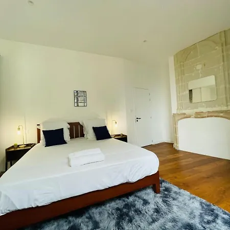 Casa : L'eclat De La Doutre *