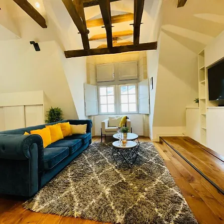 Casa : L'eclat De La Doutre *