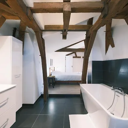 Casa : L'eclat De La Doutre