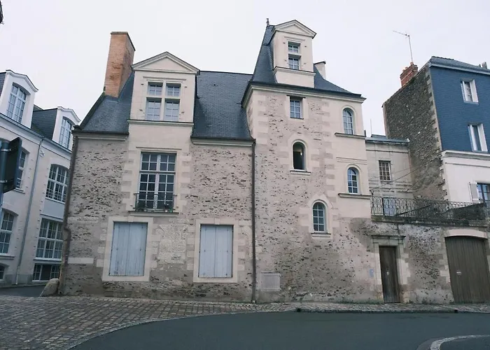 Casa : L'eclat De La Doutre